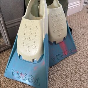 Size M, YUCCA FINS for diving/surf